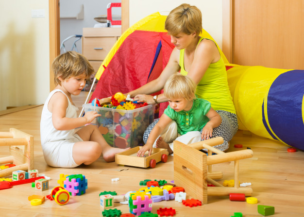 CAP AEPE (Acompagnant Educatif Petite Enfance) 
    ou CAP Petite Enfance 