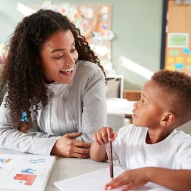 Formation Assistant de Vie aux Familles Rémunérée en Alternance