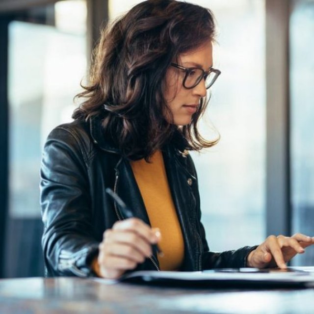Formation Secrétaire Administrative en Alternance Gratuite et Rémunérée